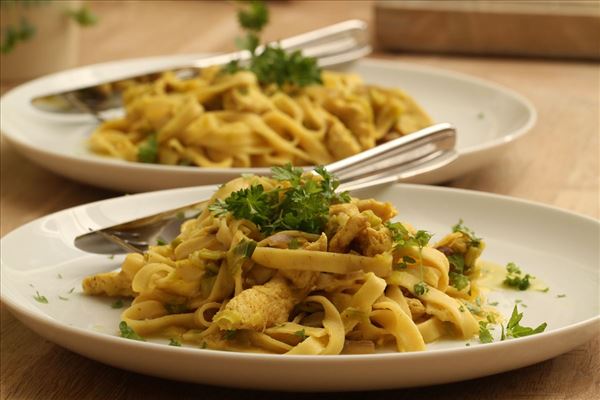 Curried chicken with pasta