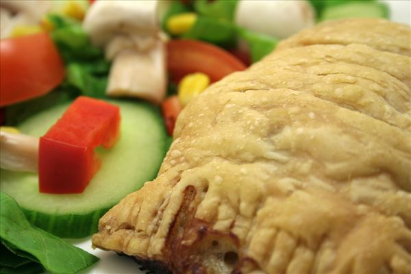 Beef mince pasties with salad