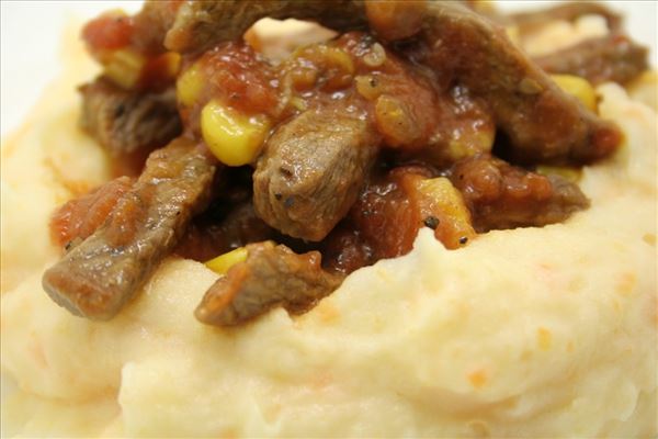 Mashed potato with beef strips