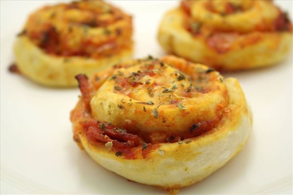 Pizza whirls with pepperoni and onions
