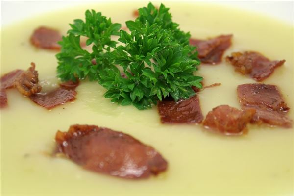 Potato soup with parma ham