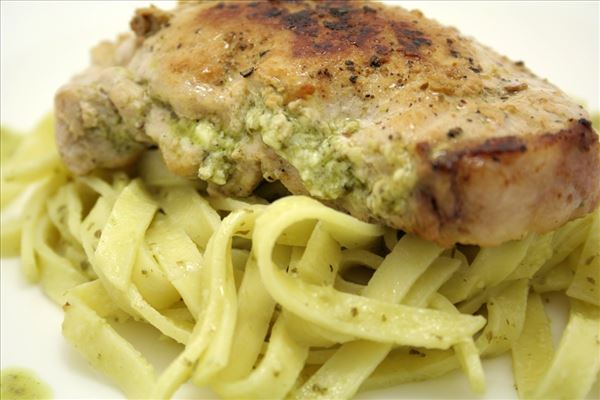 Stuffed chops with pasta