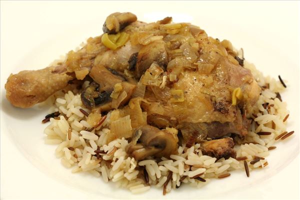 Chicken in white wine with rice