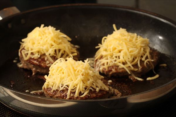 Burgers with cheese and onion